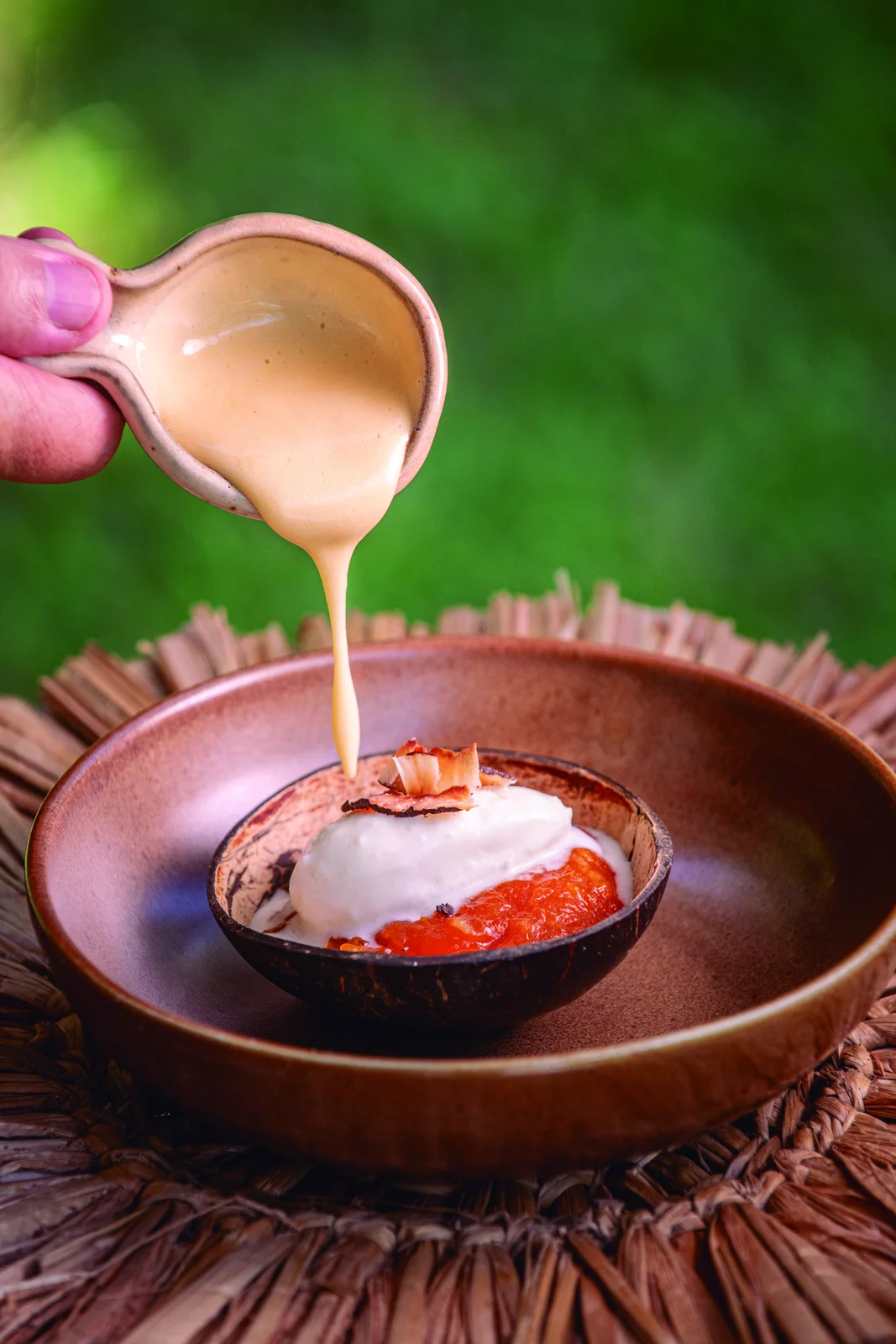 Doce de Abóbora, Zabaione de Licor de Cachaça, Sorvete e Raspas de Coco Seco