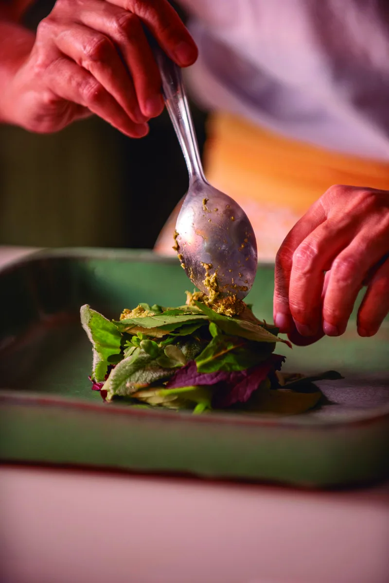 Salada de PANCs — detalhe