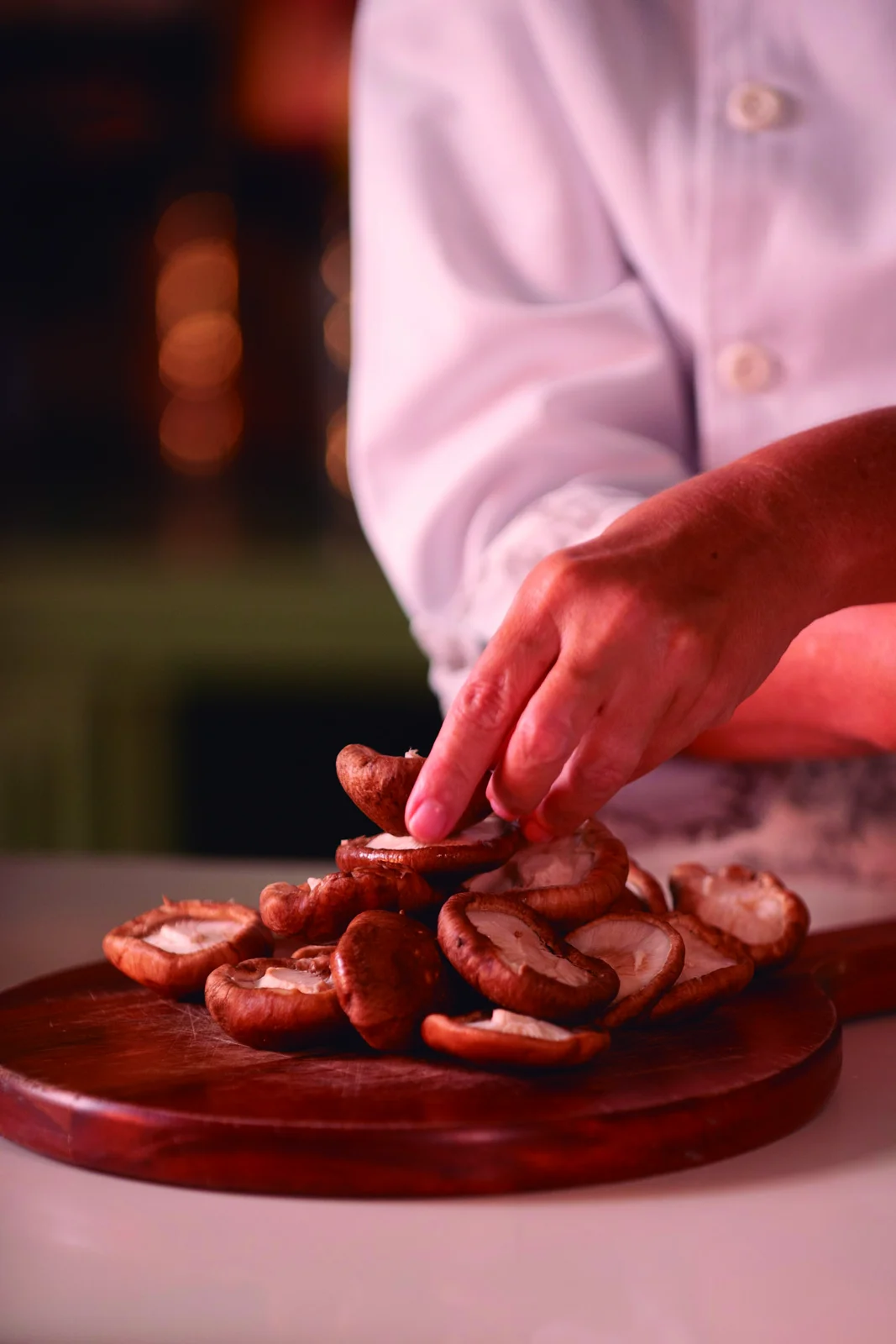 Tagliolini Negro com Lulas, Shitake, Sálvia e Coalhada